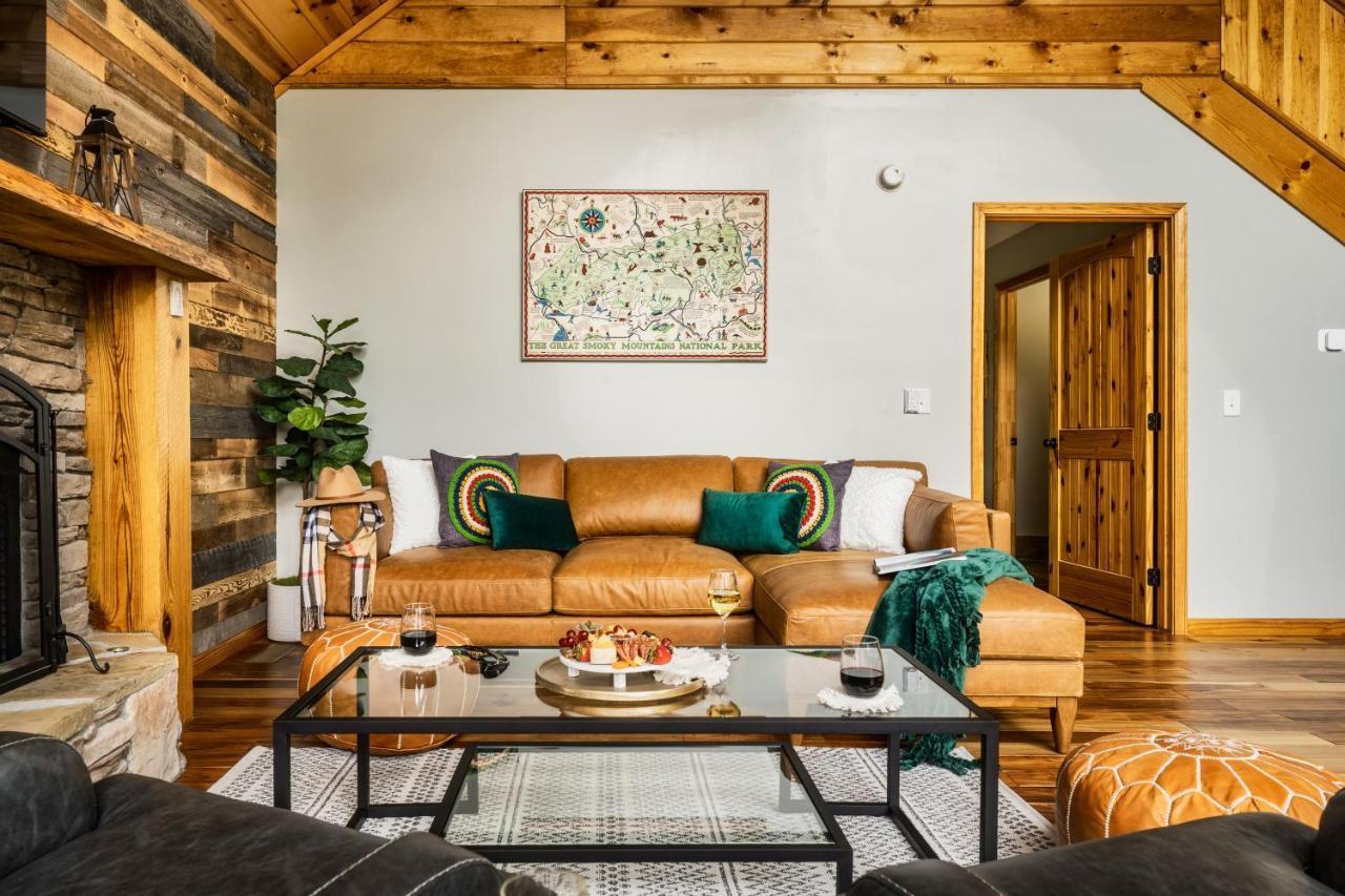 Mountainside - New Luxury Cabin-Fire Table-Hot Tub-3 Pools-Ps5-Bears Gatlinburg Exterior photo